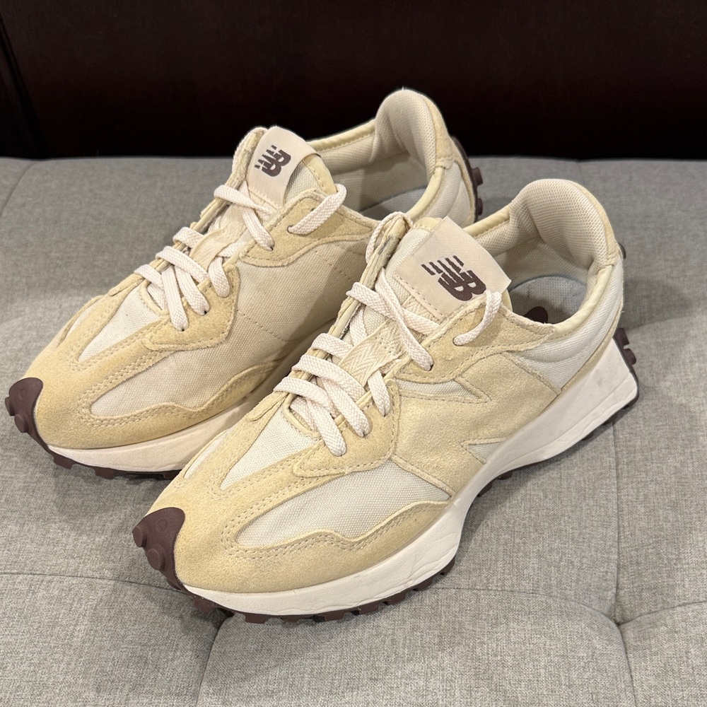 New Balance 327 Beige and Off-White Sneakers